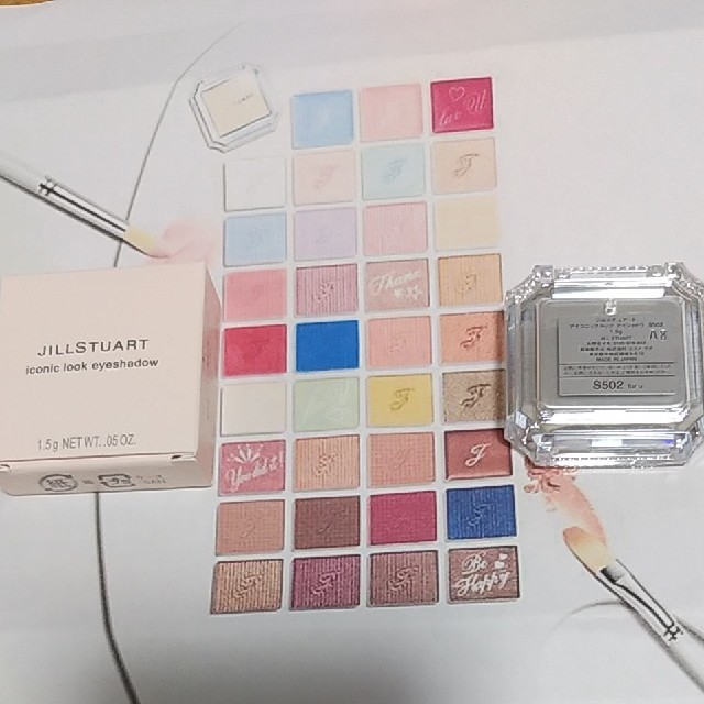 JILLSTUART(ジルスチュアート)のジルスチュアート 数量限定 アイコニックルックアイシャドウ S502 新品未使用 コスメ/美容のベースメイク/化粧品(アイシャドウ)の商品写真