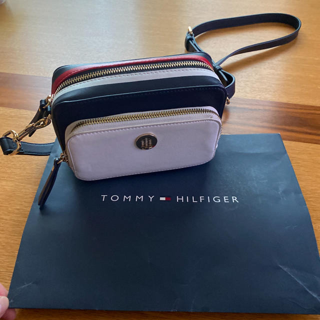 TOMMY HILFIGER(トミーヒルフィガー)のTOMMY H ILFIGER レディースのバッグ(ショルダーバッグ)の商品写真