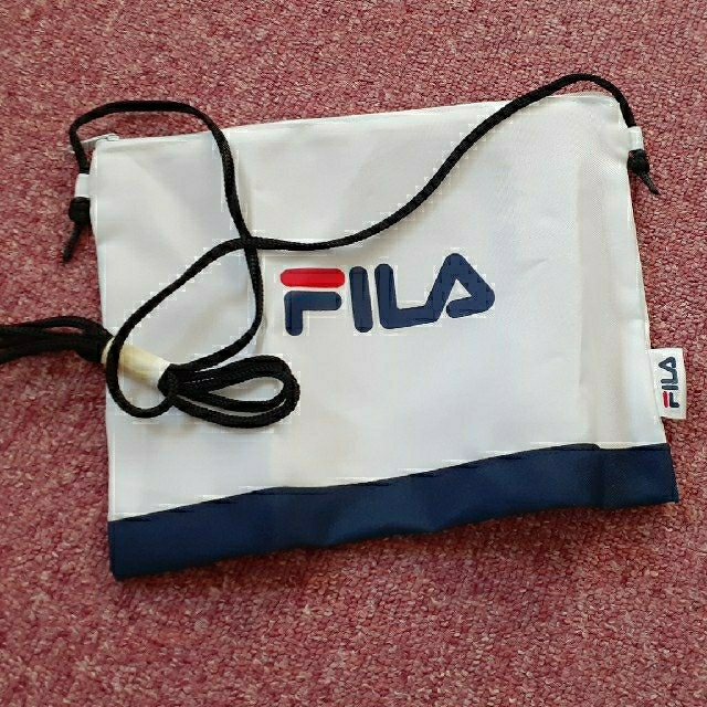 FILA(フィラ)のFILAボディバッグ・サコッシュ レディースのバッグ(ボディバッグ/ウエストポーチ)の商品写真