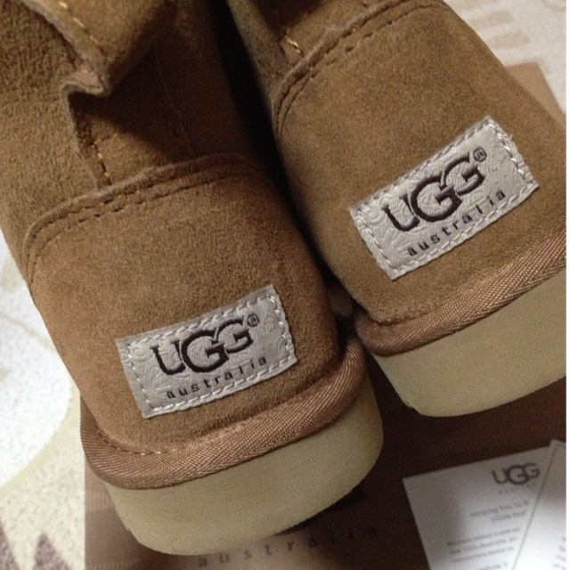 UGG(アグ)のUGGクラシックミニ チェスナット 新品 レディースの靴/シューズ(ブーツ)の商品写真