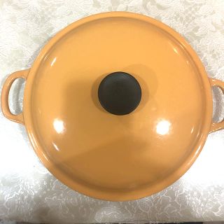 ルクルーゼ(LE CREUSET)のル・お値下げルクルーゼ　キャセロール　廃盤サフランイエロー　パエリア　すき焼きに(鍋/フライパン)