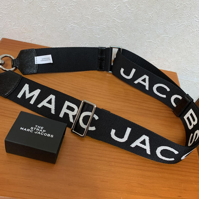 MARC JACOBS - MARC BY MARC JACOBS ロゴ ショルダーベルトの通販 by ドッペルゲンガー's shop｜マーク