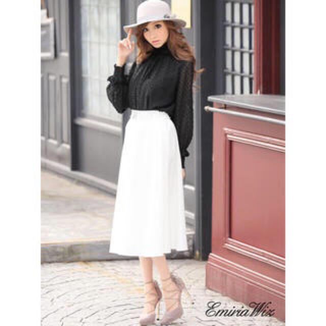 EmiriaWiz(エミリアウィズ)のエミリアウィズ ビジューミモレスカート ホワイト レディースのスカート(ひざ丈スカート)の商品写真