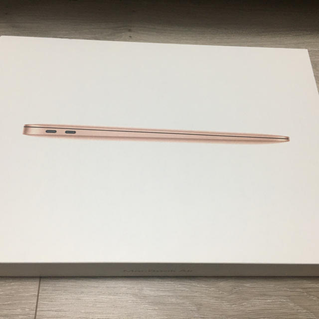 MAC(マック)のMacBook Air 13インチ　ゴールド スマホ/家電/カメラのPC/タブレット(ノートPC)の商品写真