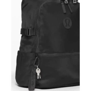 ルルレモン(lululemon)のルルレモン　New Crew Backpack新品タグ付 22L日本未発売(リュック/バックパック)