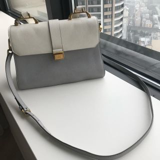 ミュウミュウ(miumiu)の美品　ミュウミュウマドラス　バイカラー　2way バッグ(ハンドバッグ)