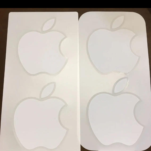 Apple(アップル)のイヤフォンとおまけ スマホ/家電/カメラのオーディオ機器(ヘッドフォン/イヤフォン)の商品写真