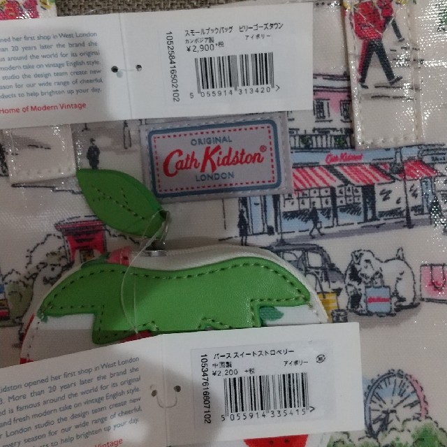 Cath Kidston(キャスキッドソン)の新品☆ Cath Kidston トートバッグ、苺 コインケース レディースのバッグ(トートバッグ)の商品写真