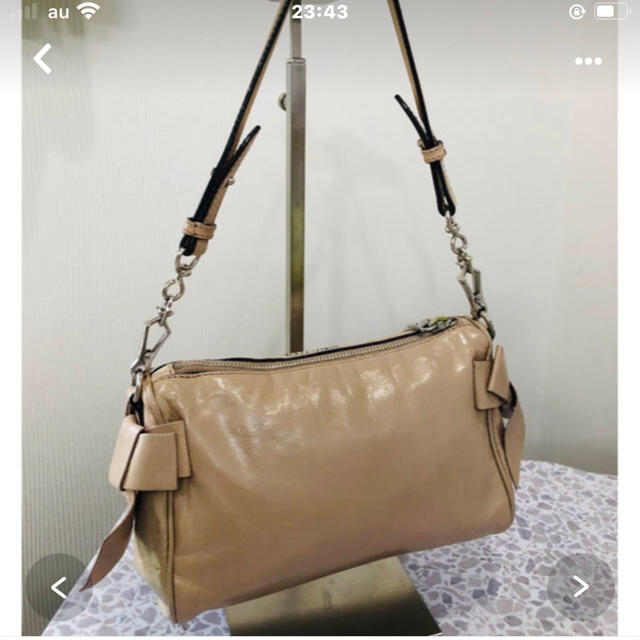 miumiu(ミュウミュウ)のmyu myu ショルダーバック☆ピンクベージュ☆値引きしました♪ レディースのバッグ(ショルダーバッグ)の商品写真