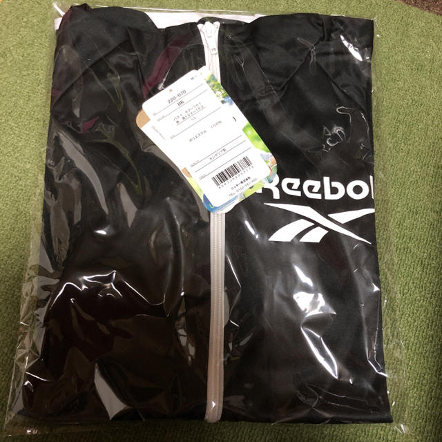 Reebok(リーボック)の新品　Reebok UVパーカー ニッキー スポーツ/水着 ブラック レディースの水着/浴衣(その他)の商品写真