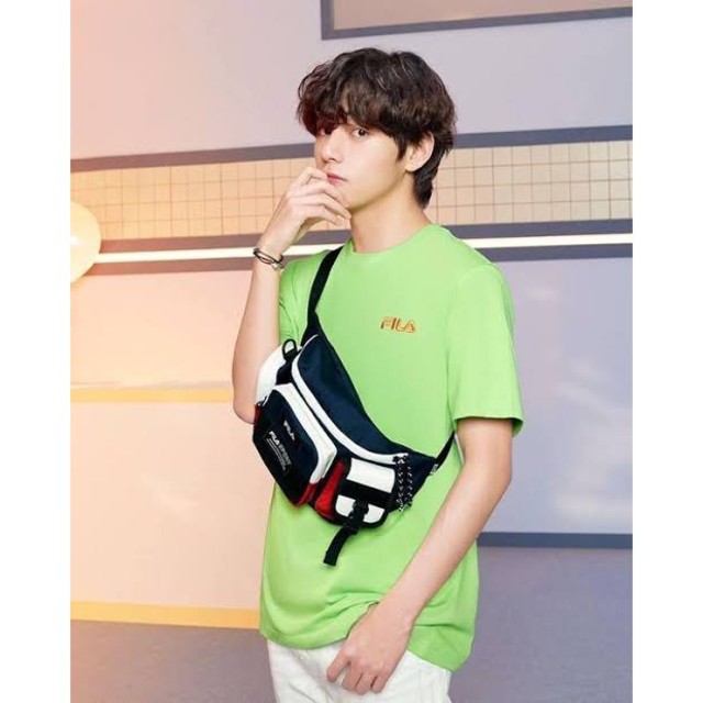 FILA(フィラ)のFILATシャツBTS　テテ着用モデル メンズのトップス(Tシャツ/カットソー(半袖/袖なし))の商品写真