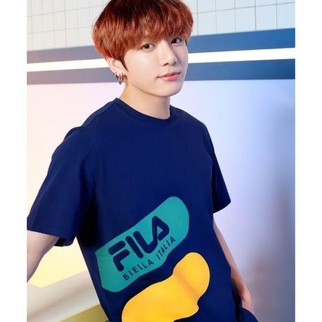 新品未使用★FILA×BTSコラボTシャツ・ジョングク着用 ネイビー