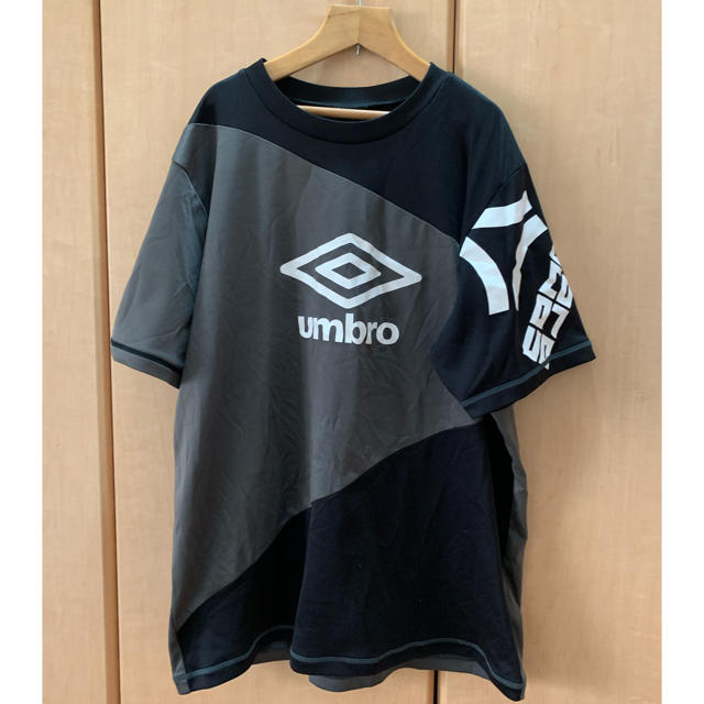 UMBRO(アンブロ)のアンブロ　プラシャツ スポーツ/アウトドアのサッカー/フットサル(ウェア)の商品写真