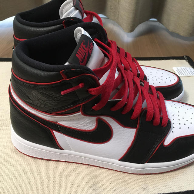 NIKE(ナイキ)のAIR JORDAN 1 RETRO HIGH OG "BLOODLINE" メンズの靴/シューズ(スニーカー)の商品写真