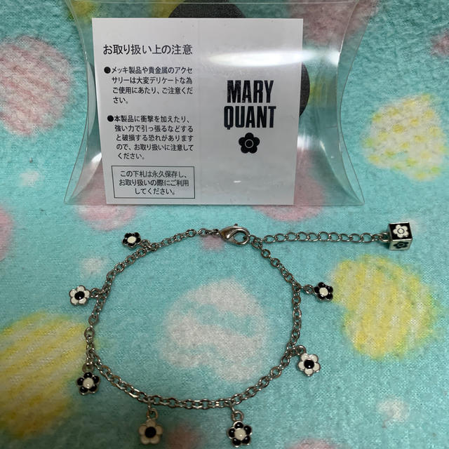 MARY QUANT(マリークワント)のMARY QUANTキューブピアス＆キューブブレスレットの2点セット新品未使用 レディースのアクセサリー(ピアス)の商品写真