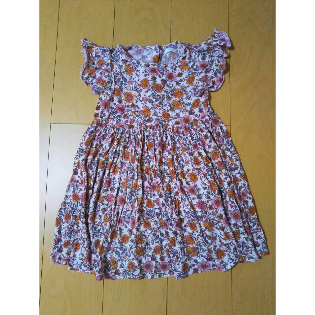 NEXT(ネクスト)の☆next☆ 花柄ワンピース サイズ116 キッズ/ベビー/マタニティのキッズ服女の子用(90cm~)(ワンピース)の商品写真