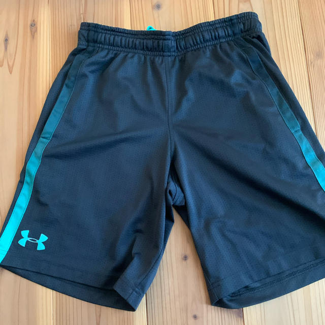 UNDER ARMOUR(アンダーアーマー)のアンダーアーマー　ハーフパンツ スポーツ/アウトドアのトレーニング/エクササイズ(トレーニング用品)の商品写真