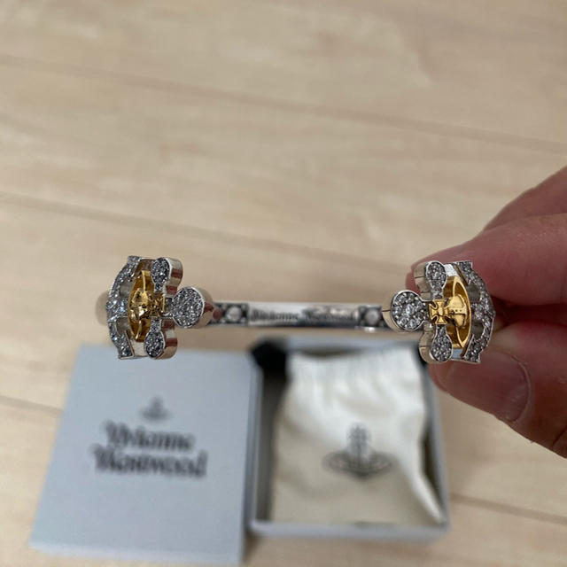 Vivienne Westwood(ヴィヴィアンウエストウッド)のvivienne westwood マリオバングル　メンズ レディースのアクセサリー(ブレスレット/バングル)の商品写真