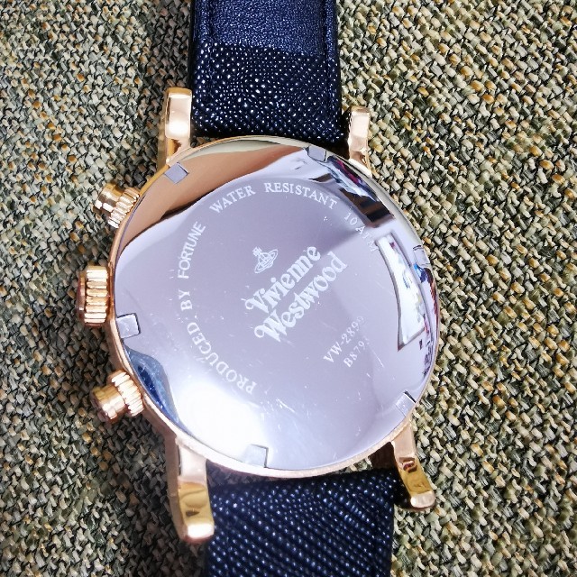 Vivienne Westwood(ヴィヴィアンウエストウッド)のヴィヴィアン・ウエストウッド　腕時計　スクイグルダメージ メンズの時計(腕時計(アナログ))の商品写真