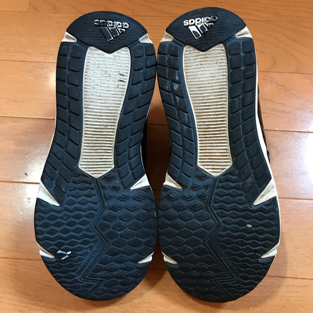 adidas(アディダス)のあき様専用 キッズ/ベビー/マタニティのキッズ靴/シューズ(15cm~)(スニーカー)の商品写真