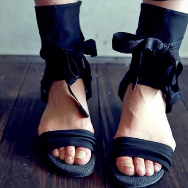 antiqua(アンティカ)の【ほぼ未使用】antiqua ブーツサンダル 黒 Lサイズ レディースの靴/シューズ(サンダル)の商品写真