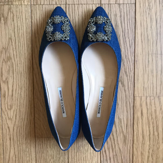 MANOLO BLAHNIK(マノロブラニク)のMANOLO BLAHNIK マノロブラニク  ハンギシ　デニム　フラット　40 レディースの靴/シューズ(バレエシューズ)の商品写真