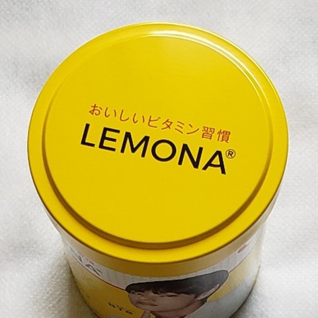 防弾少年団(BTS)(ボウダンショウネンダン)のBTS LEMONA テテ　30包サイズ丸缶 エンタメ/ホビーのタレントグッズ(アイドルグッズ)の商品写真