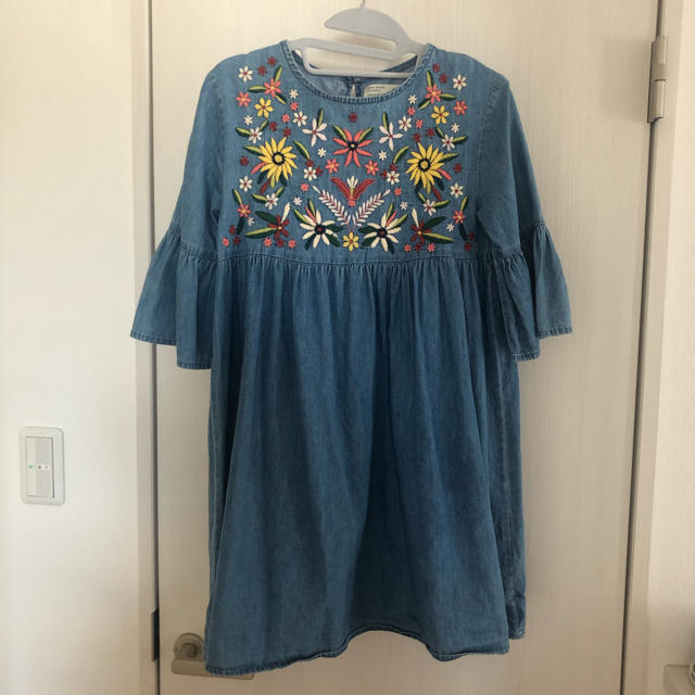 ZARA KIDS(ザラキッズ)のZARA ザラ　キッズ　刺繍ワンピ　ワンピース キッズ/ベビー/マタニティのキッズ服女の子用(90cm~)(ワンピース)の商品写真