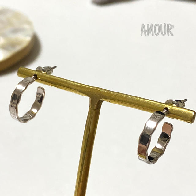 BABYLONE(バビロン)のsimple metal pierce 〈GOLD〉 レディースのアクセサリー(ピアス)の商品写真