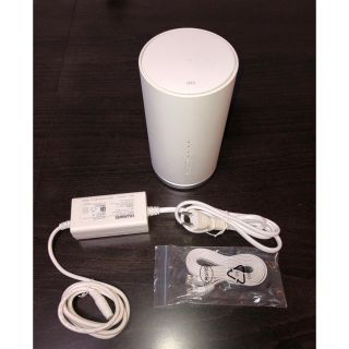 エーユー(au)のSpeed Wi-Fi HOME L01s HWS32SWA【送料無料】(PC周辺機器)