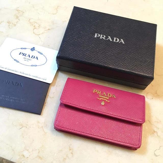 PRADA(プラダ)のプラダ 1度使用 カードケース レディースのファッション小物(名刺入れ/定期入れ)の商品写真