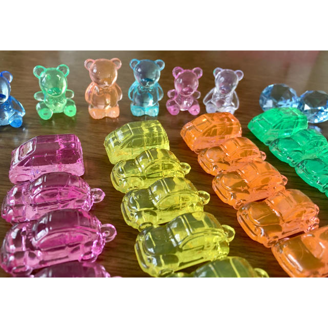 車 クマ ミッキー ダイヤ アクリルストーン50個❤️ キッズ/ベビー/マタニティのおもちゃ(電車のおもちゃ/車)の商品写真