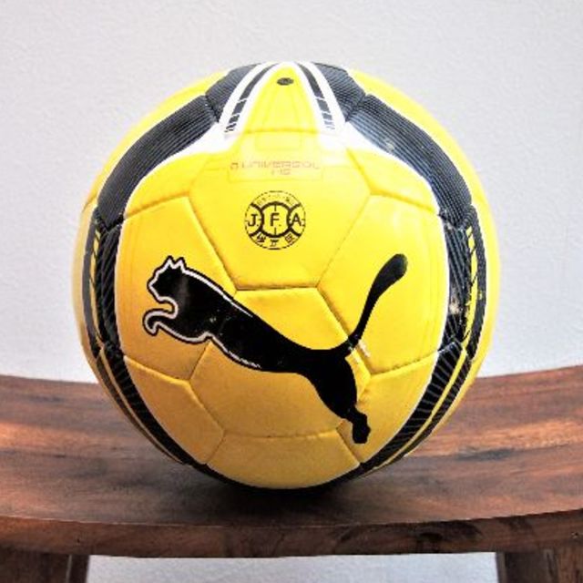 PUMA(プーマ)のPUMA プーマ　サッカーボール　4号球　検定球 スポーツ/アウトドアのサッカー/フットサル(ボール)の商品写真