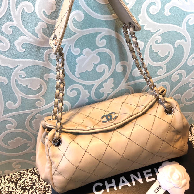 CHANEL(シャネル)の美品【正規品】シャネル CHANEL マトラッセ  ショルダーバッグ レディースのバッグ(ショルダーバッグ)の商品写真