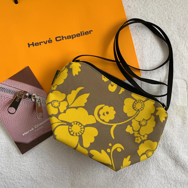 Herve Chapelier(エルベシャプリエ)のエルベシャプリエ　ポシェット　　エルベシャプリエ　アラベスク レディースのバッグ(ショルダーバッグ)の商品写真