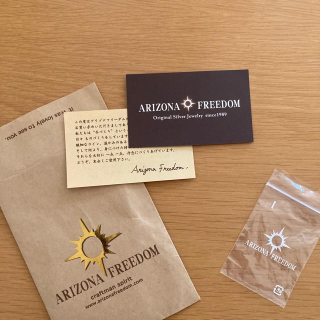 ARIZONA FREEDOM(アリゾナフリーダム)の【最終価格】ARIZONA FREEDOM K18 ゴールドフェザーネックレス メンズのアクセサリー(ネックレス)の商品写真