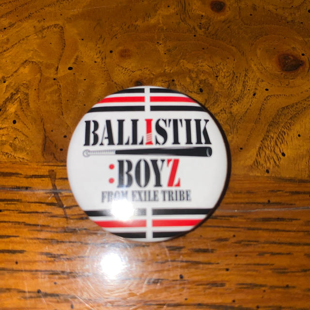 EXILE TRIBE(エグザイル トライブ)のBALLSTIK BOYS ロゴ　缶バッチ エンタメ/ホビーのアニメグッズ(バッジ/ピンバッジ)の商品写真