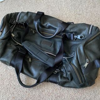 トゥミ(TUMI)のTUMI レザー　ボストンバッグ　黒(ボストンバッグ)