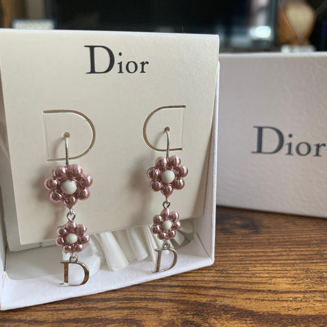 【Christian Dior】ディオール ピアス 花 フラワー | フリマアプリ ラクマ