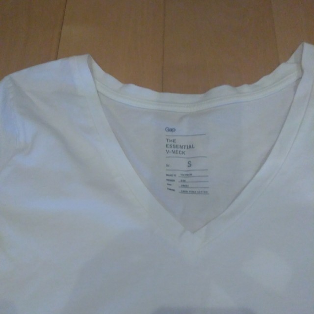 GAP(ギャップ)のGAP　Vネック　白Tシャツ レディースのトップス(Tシャツ(半袖/袖なし))の商品写真