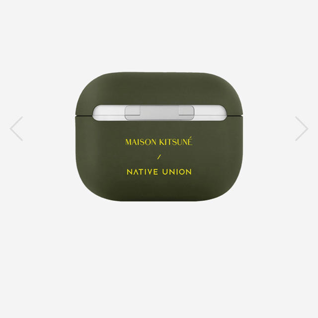 MAISON KITSUNE'(メゾンキツネ)のメゾンキツネ　airpods proケース スマホ/家電/カメラのオーディオ機器(ヘッドフォン/イヤフォン)の商品写真