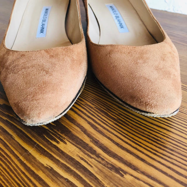 MANOLO BLAHNIK(マノロブラニク)のマノロブラニク　リストニー　スエードパンプス レディースの靴/シューズ(ハイヒール/パンプス)の商品写真