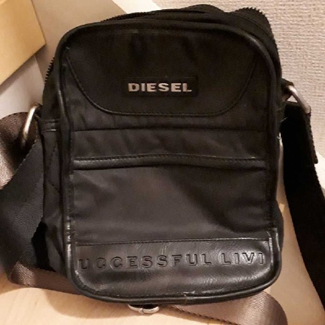 新品 DIESEL ショルダーバッグ - ショルダーバッグ