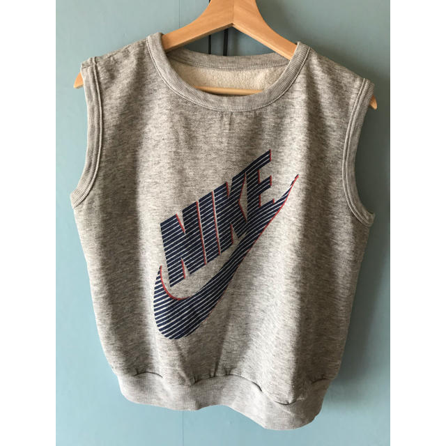 NIKE(ナイキ)のNIKE ノースリーブスウェット レディースのトップス(トレーナー/スウェット)の商品写真