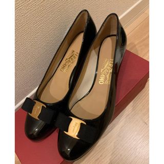 サルヴァトーレフェラガモ(Salvatore Ferragamo)の新品未使用　フェラガモ　ヴァラパンプス(ハイヒール/パンプス)