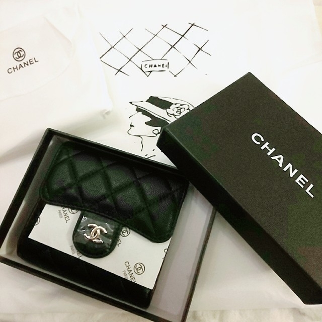 CHANEL 二つ折り ウォレット ♡ノベルティVIPグッズ www ...