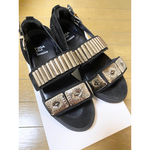大特価放出! TOGA - TOGA PULLA studios別注 メタルスニーカー