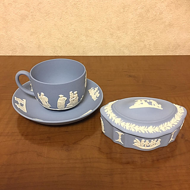 WEDGWOOD(ウェッジウッド)の新品 未使用 ウェッジウッド ジャスパー カップ & ソーサー シェル型 小物入 インテリア/住まい/日用品のキッチン/食器(食器)の商品写真