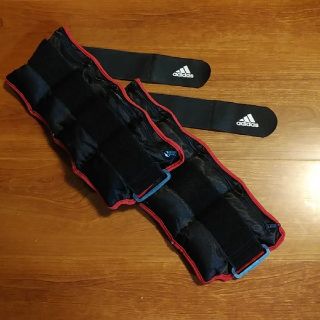 アディダス(adidas)のアンクルウェイト　2kg×2　アディダス(トレーニング用品)