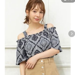 イング(INGNI)のイング　オフショルダートップス　Mサイズ　一回着用(Tシャツ(半袖/袖なし))